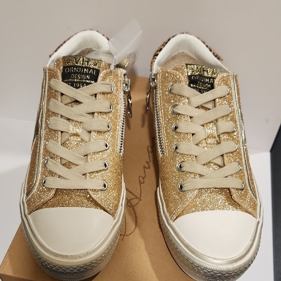 NIB Vintage Havana Alive VHK Gold Sneakers Sz5 - Picture 2 of 7